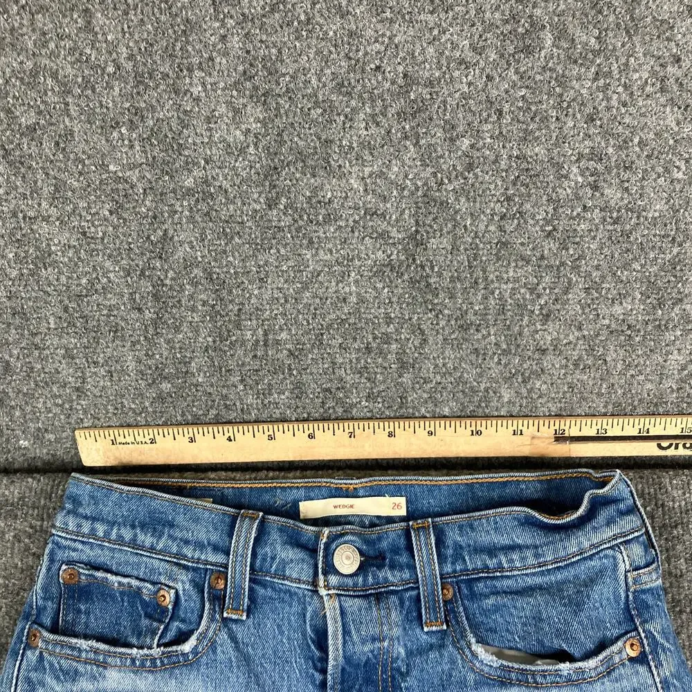 Levi's Wedgie Jeans Womens Size 26 Blue High Rise Distressed Button‎ Fly Denim